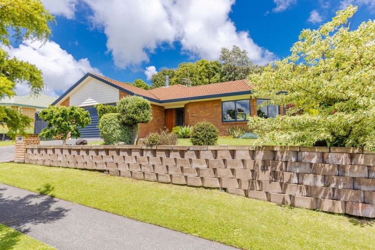 Photo of property in 39 Ayrshire Drive, Grandview Heights, Hamilton, 3200