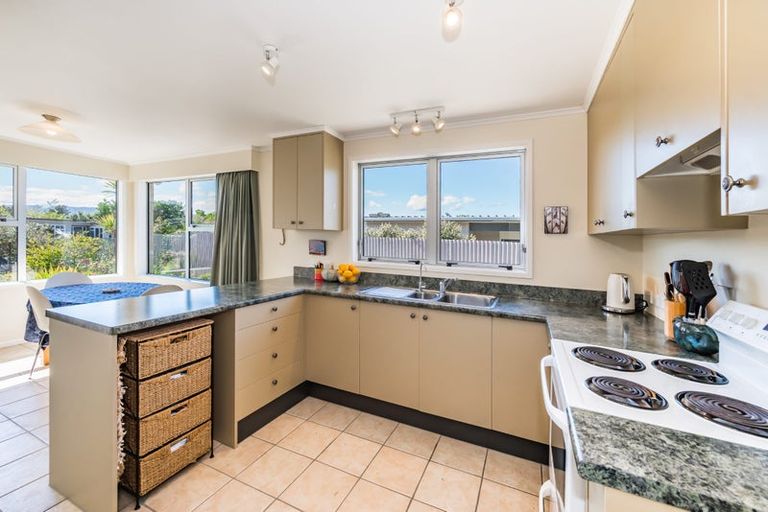 Photo of property in 5 Callender Terrace, Paraparaumu Beach, Paraparaumu, 5032