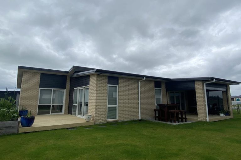 Photo of property in 27 Sycamore Drive, Sunnynook, Auckland, 0620