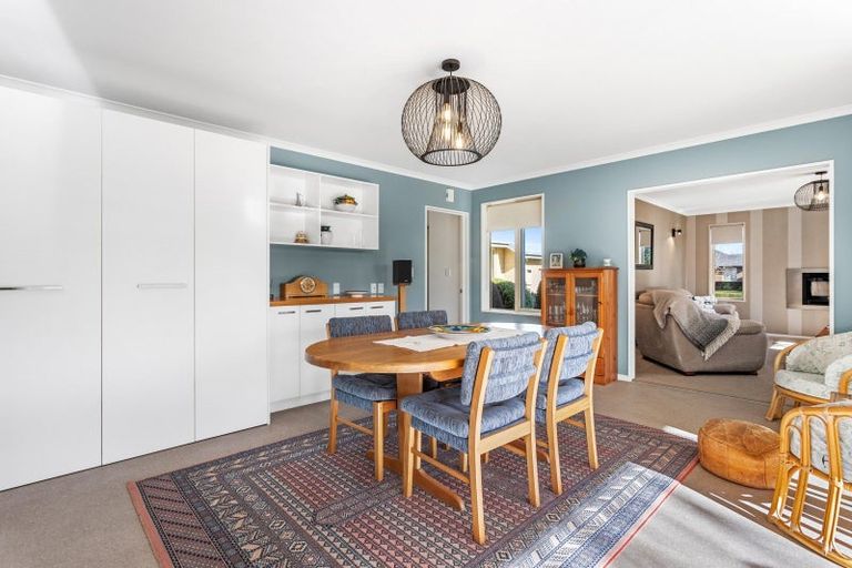 Photo of property in 17 Holly Place, Rangiora, 7400