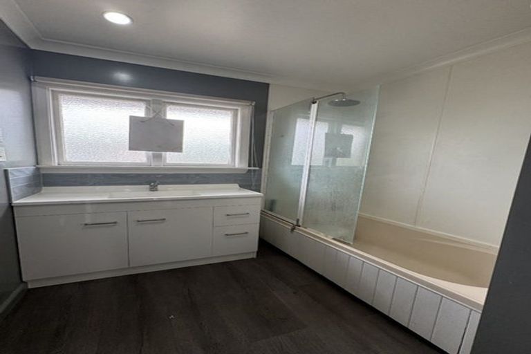 Photo of property in 14 Mcgregors Road, Bromley, Christchurch, 8062