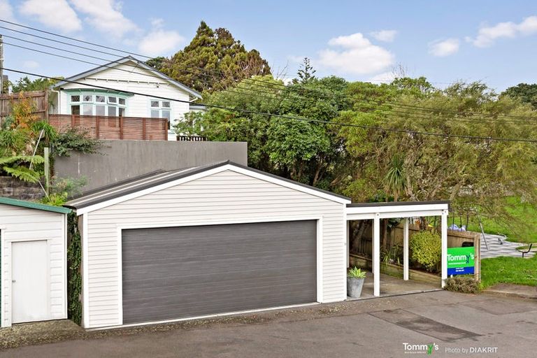 Photo of property in 116 Creswick Terrace, Northland, Wellington, 6012