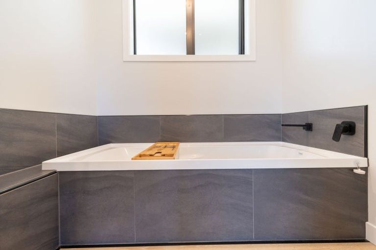 Photo of property in 9 Millar Place, Te Anau, 9679