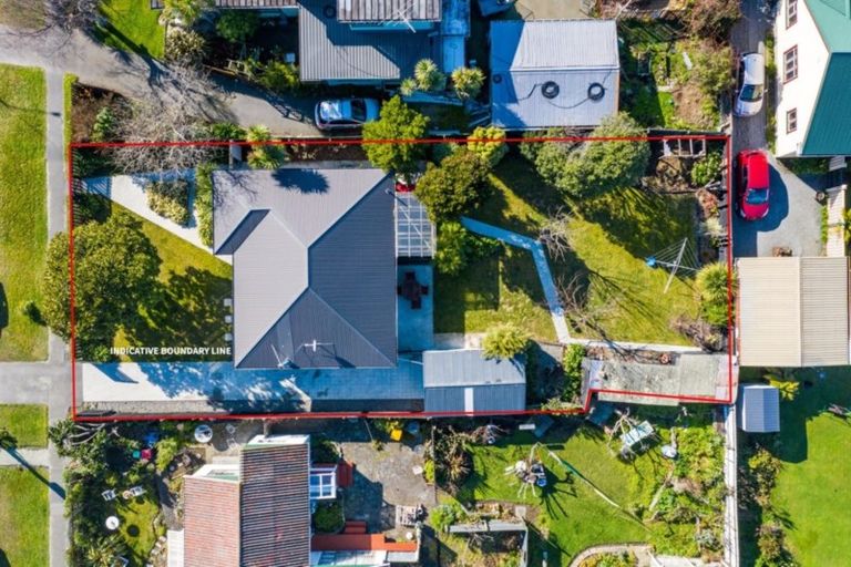 Photo of property in 3 Cradock Street, South New Brighton, Christchurch, 8062