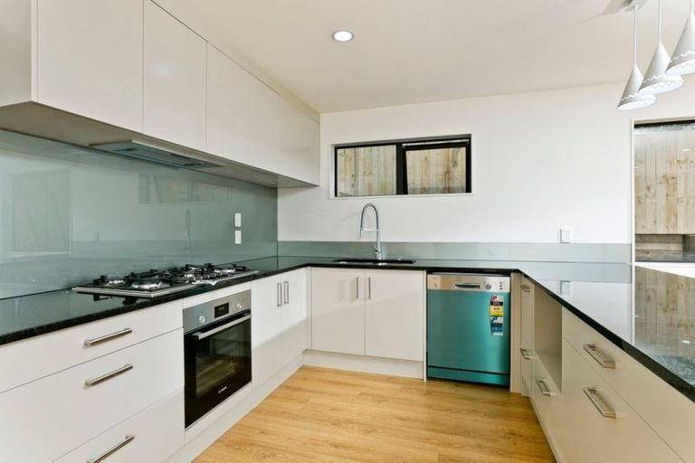 Photo of property in 62a Verran Road, Birkdale, Auckland, 0626