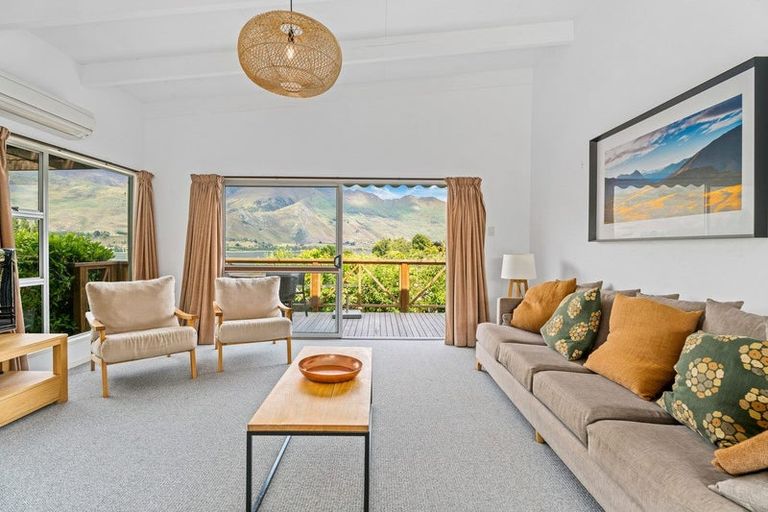Photo of property in 50 Beacon Point Road, Wanaka, 9305