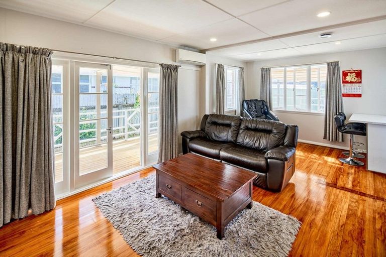 Photo of property in 90 Pine Avenue, Ebdentown, Upper Hutt, 5018