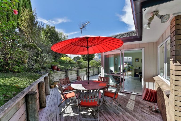 Photo of property in 2/2-22a Balmain Road, Chatswood, Auckland, 0626