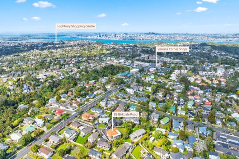 Photo of property in 88 Birkdale Road, Birkdale, Auckland, 0626