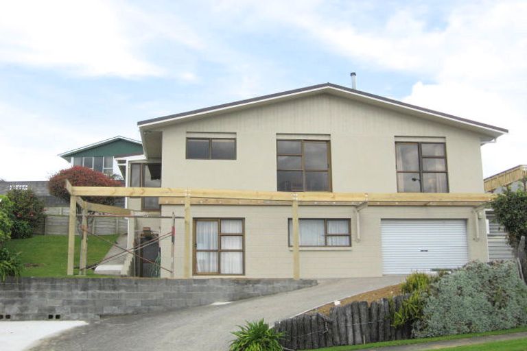 Photo of property in 28 Crownhill Street, Spotswood, New Plymouth, 4310