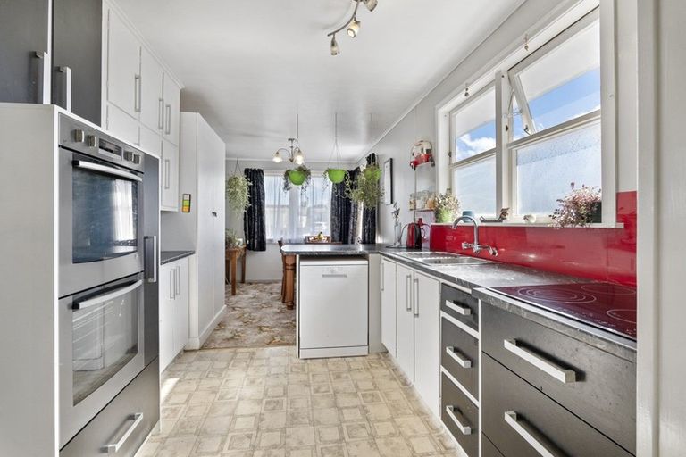 Photo of property in 65 Cloten Road, Stratford, 4332