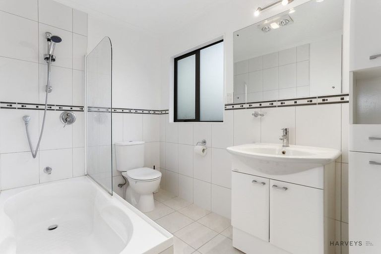 Photo of property in 212 Shaw Road, Oratia, Auckland, 0604