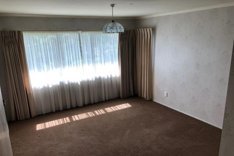 Photo of property in 13 Island Bay Road, Beach Haven, Auckland, 0626