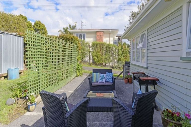 Photo of property in 19 Blease Street, New Lynn, Auckland, 0600