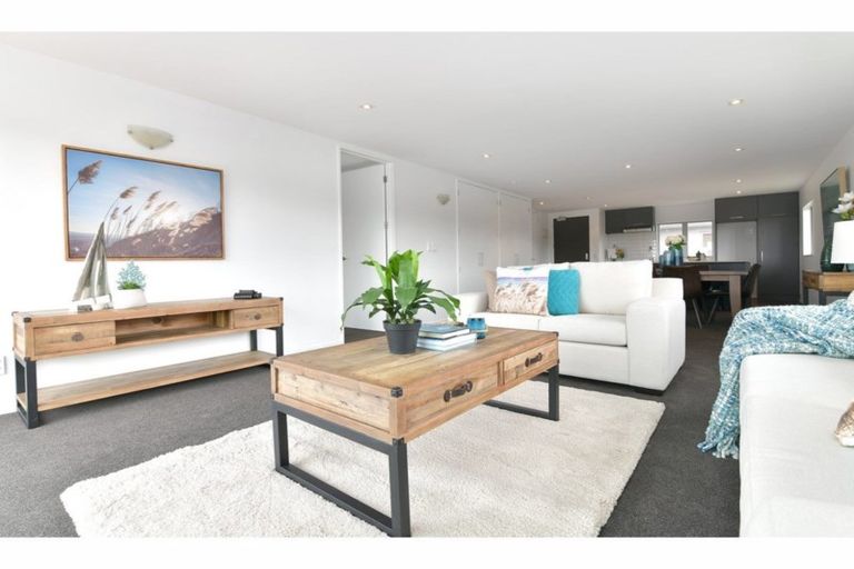 Photo of property in 305/252 Centreway Road, Orewa, 0931
