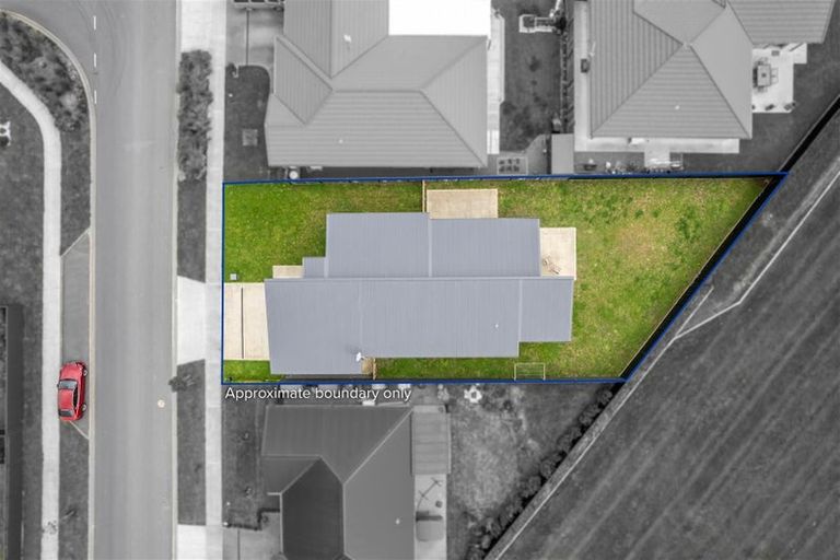 Photo of property in 8 Whitten Way, Wallaceville, Upper Hutt, 5018