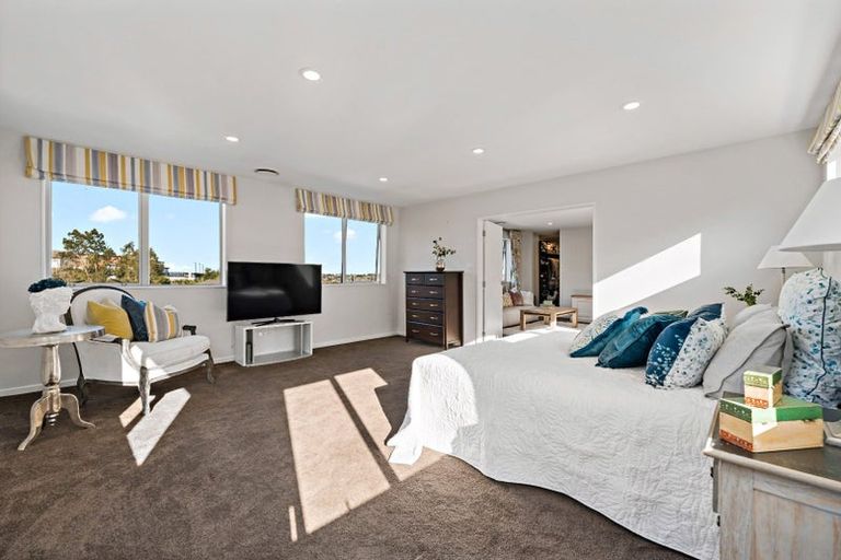 Photo of property in 52 Corricvale Way, Northcross, Auckland, 0630