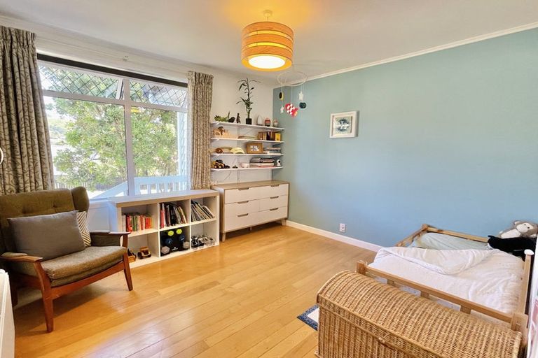 Photo of property in 89 Taylor Terrace, Tawa, Wellington, 5028