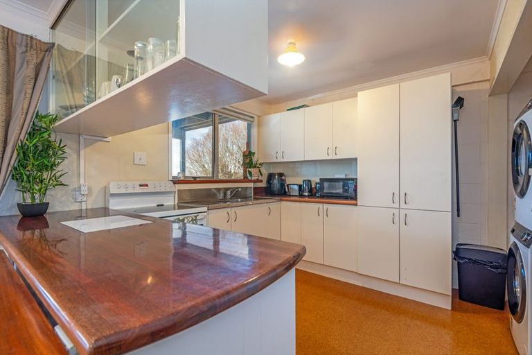 Photo of property in 16 Dalzien Place, Feilding, 4702