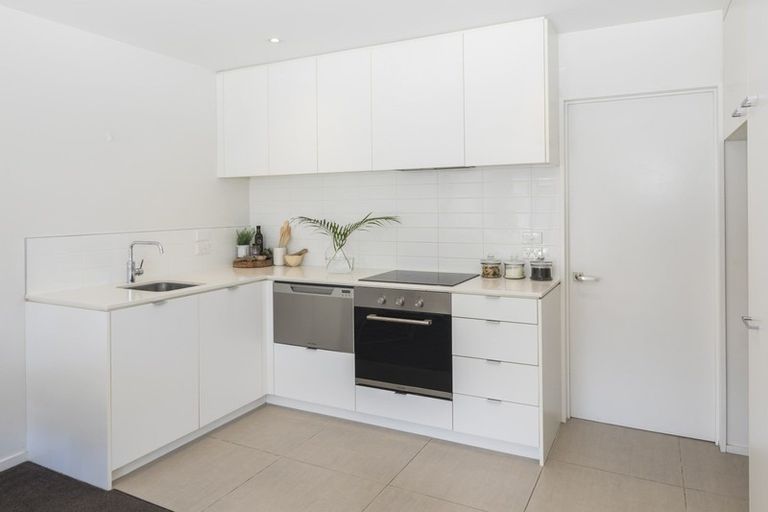 Photo of property in 8/20 North Avon Road, Richmond, Christchurch, 8013