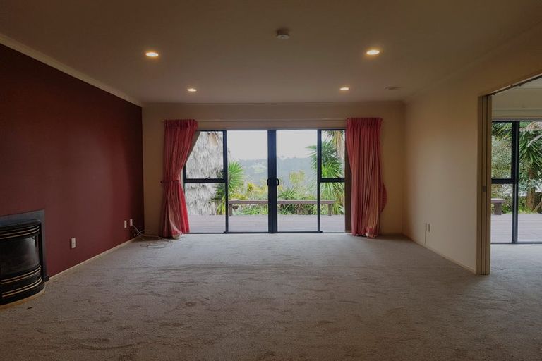 Photo of property in 19 Rangi Avenue, Schnapper Rock, Auckland, 0632