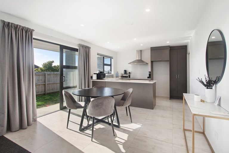 Photo of property in 1 Poutawa Lane, Clarks Beach, 2122