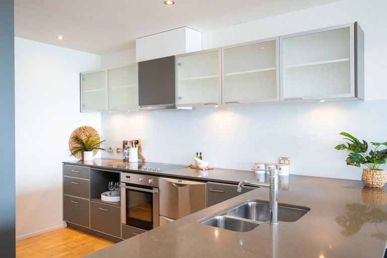 Photo of property in 306/7 Humber Street, Pandora, Napier, 4110