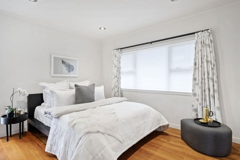 Photo of property in 44 Tizard Road, Birkenhead, Auckland, 0626