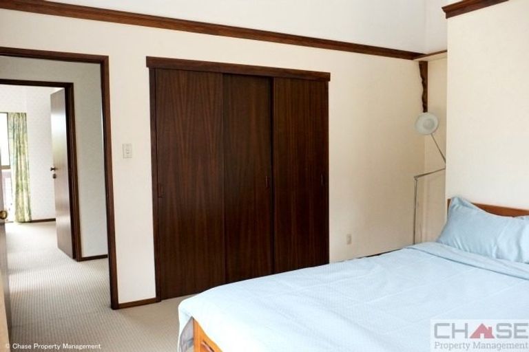 Photo of property in 96 Becroft Drive, Forrest Hill, Auckland, 0620