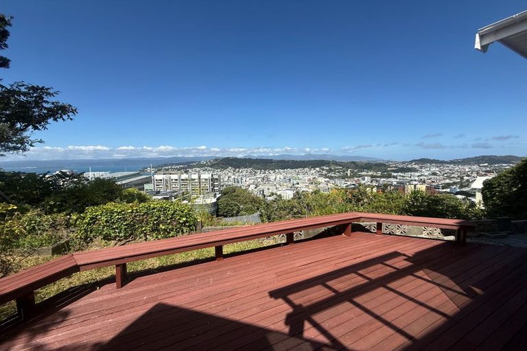 Photo of property in 8 Springfield Terrace, Kelburn, Wellington, 6012