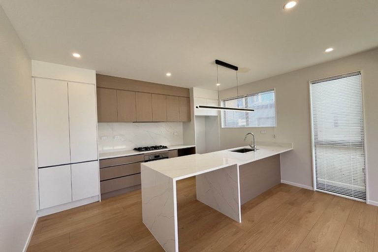 Photo of property in 130 Forrest Hill Road, Forrest Hill, Auckland, 0620