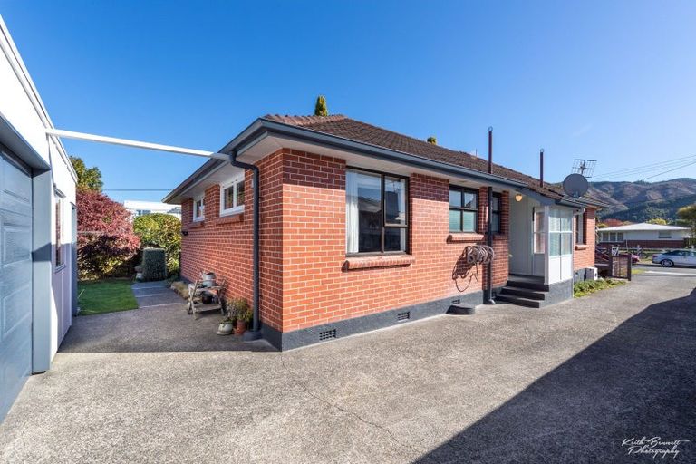 Photo of property in 4 Perry Street, Heretaunga, Upper Hutt, 5018