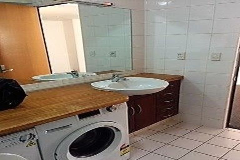 Photo of property in 6g Halleys Lane, Te Aro, Wellington, 6011