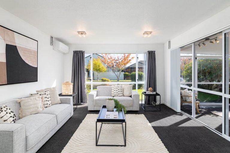 Photo of property in 2/52a Berkshire Drive, Avonhead, Christchurch, 8042