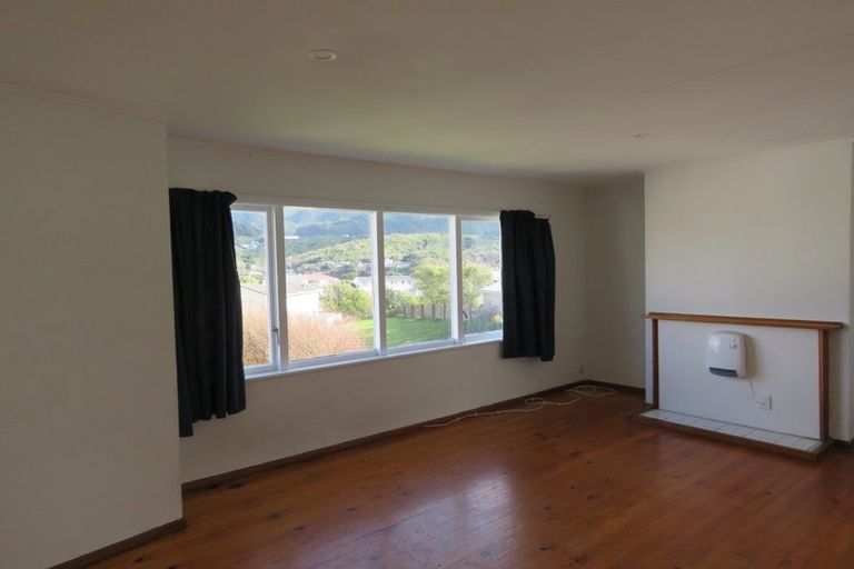 Photo of property in 34 Roberts Street, Tawa, Wellington, 5028