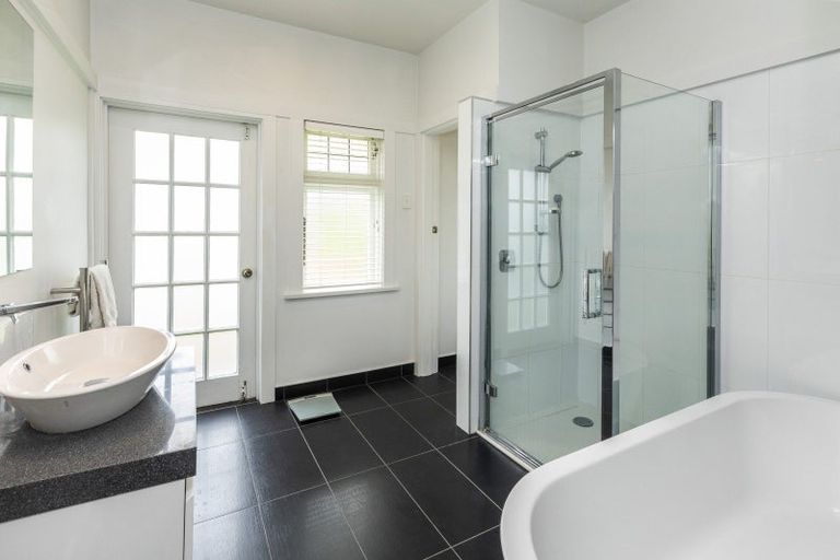 Photo of property in 55 Kotare Street, Fendalton, Christchurch, 8041