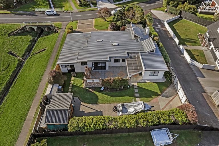 Photo of property in 49 Kurnell Drive, Botany Downs, Auckland, 2010