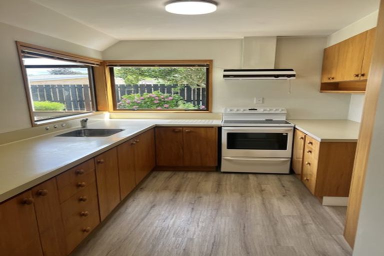 Photo of property in 4a-b Bank Street, Amberley, 7410