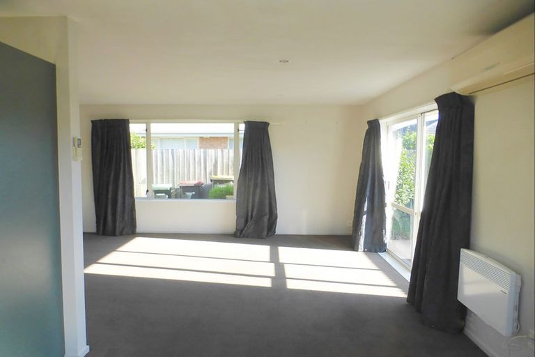 Photo of property in 12 Kydd Lane, Hornby, Christchurch, 8042