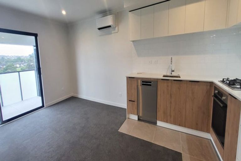 Photo of property in 304/30 Shortfin Place, Flat Bush, Auckland, 2019