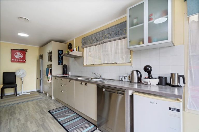 Photo of property in 27 Mcinnes Avenue, Te Kamo, Whangarei, 0112