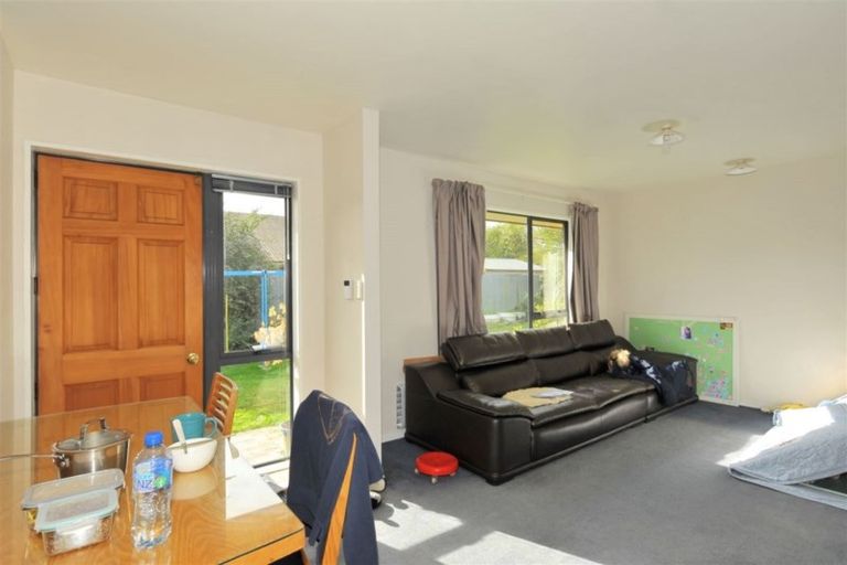 Photo of property in 40a Lambeth Crescent, Redwood, Christchurch, 8051