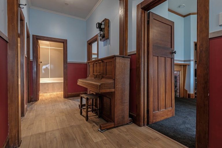 Photo of property in 42 Kingswood Street, Takaro, Palmerston North, 4412