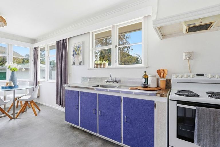 Photo of property in 10 Camellia Avenue, Aramoho, Whanganui, 4500