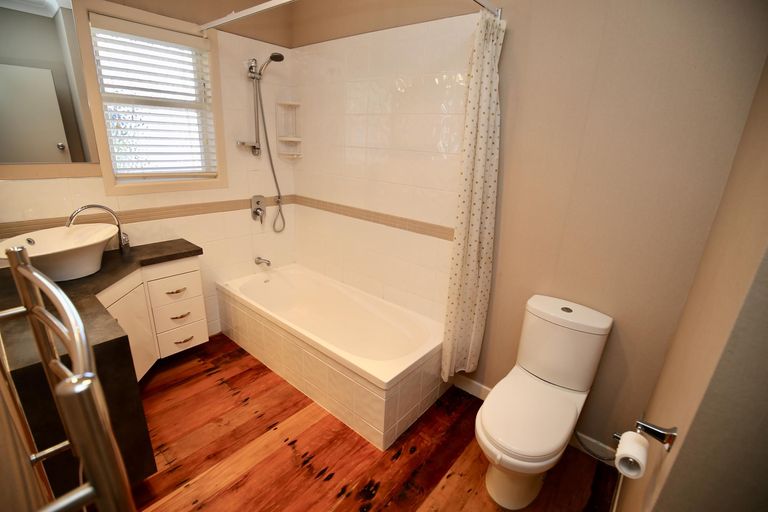 Photo of property in 283 Cambridge Road, Hillcrest, Hamilton, 3216