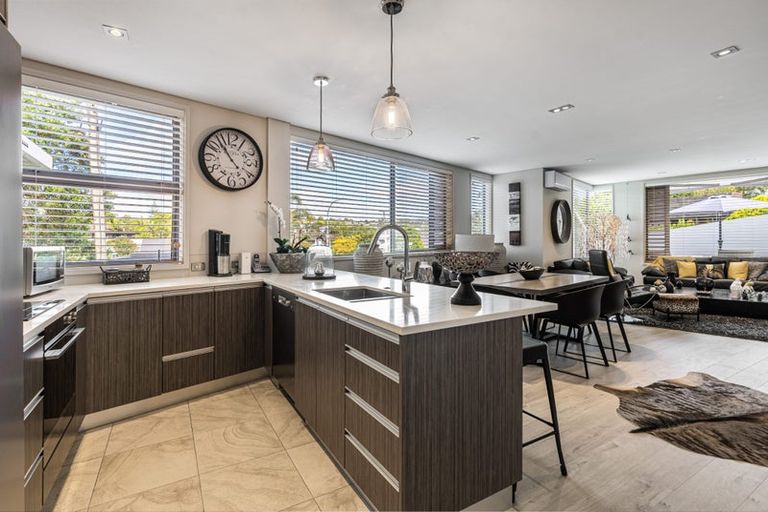 Photo of property in Montrose Villas, 441h Beach Road, Mairangi Bay, Auckland, 0630