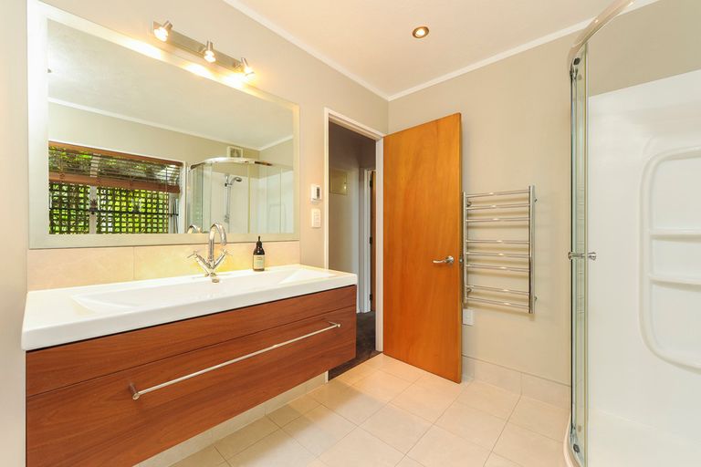 Photo of property in 103 Wirihana Road, Titirangi, Auckland, 0604