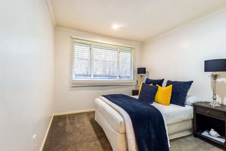 Photo of property in 8 Red Oak Place, Schnapper Rock, Auckland, 0632