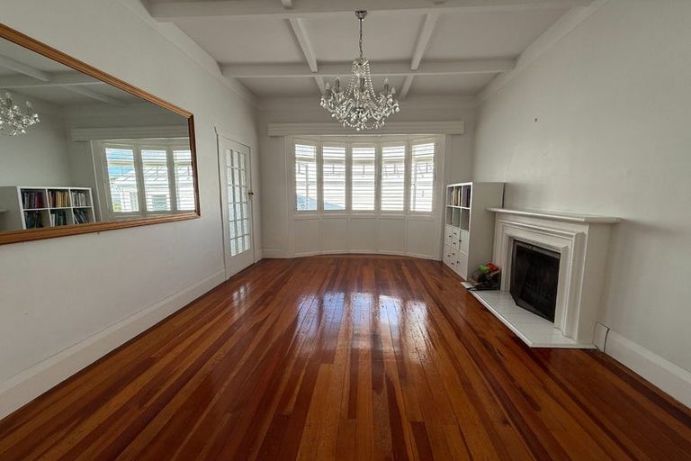 Photo of property in 6 Belle Vue Avenue, Northcote Point, Auckland, 0627