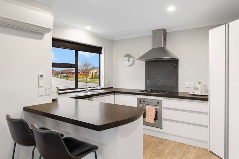 Photo of property in 48 Branigan Parade, Kelvin Grove, Palmerston North, 4414